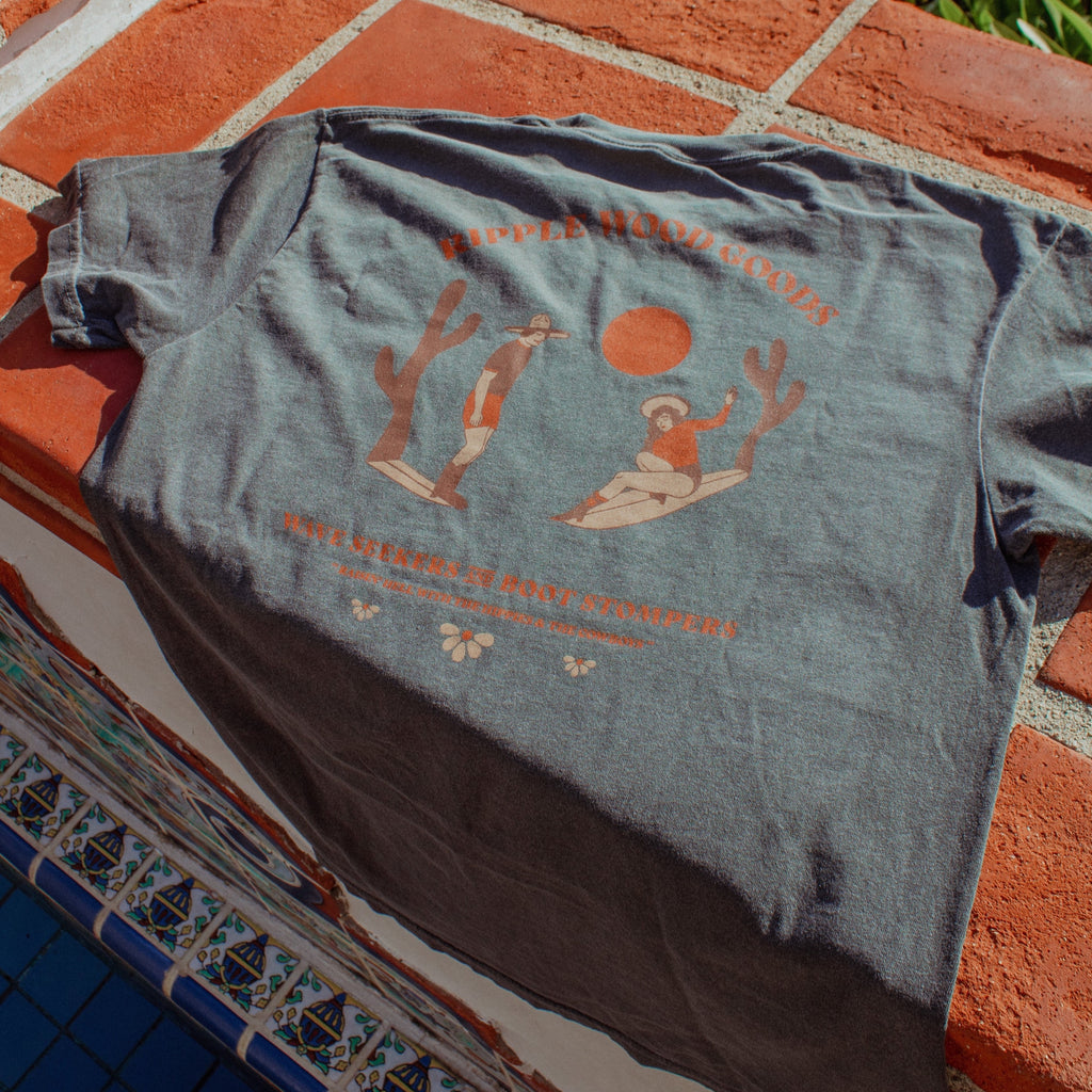 Waves & Boots Men's Tee - Ash