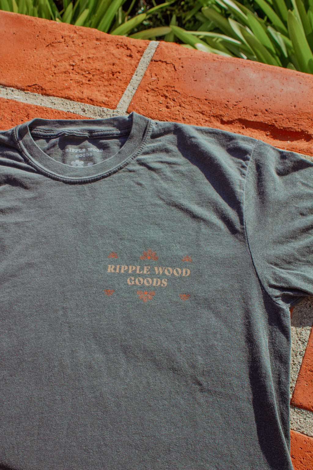 Waves & Boots Men's Tee - Ash