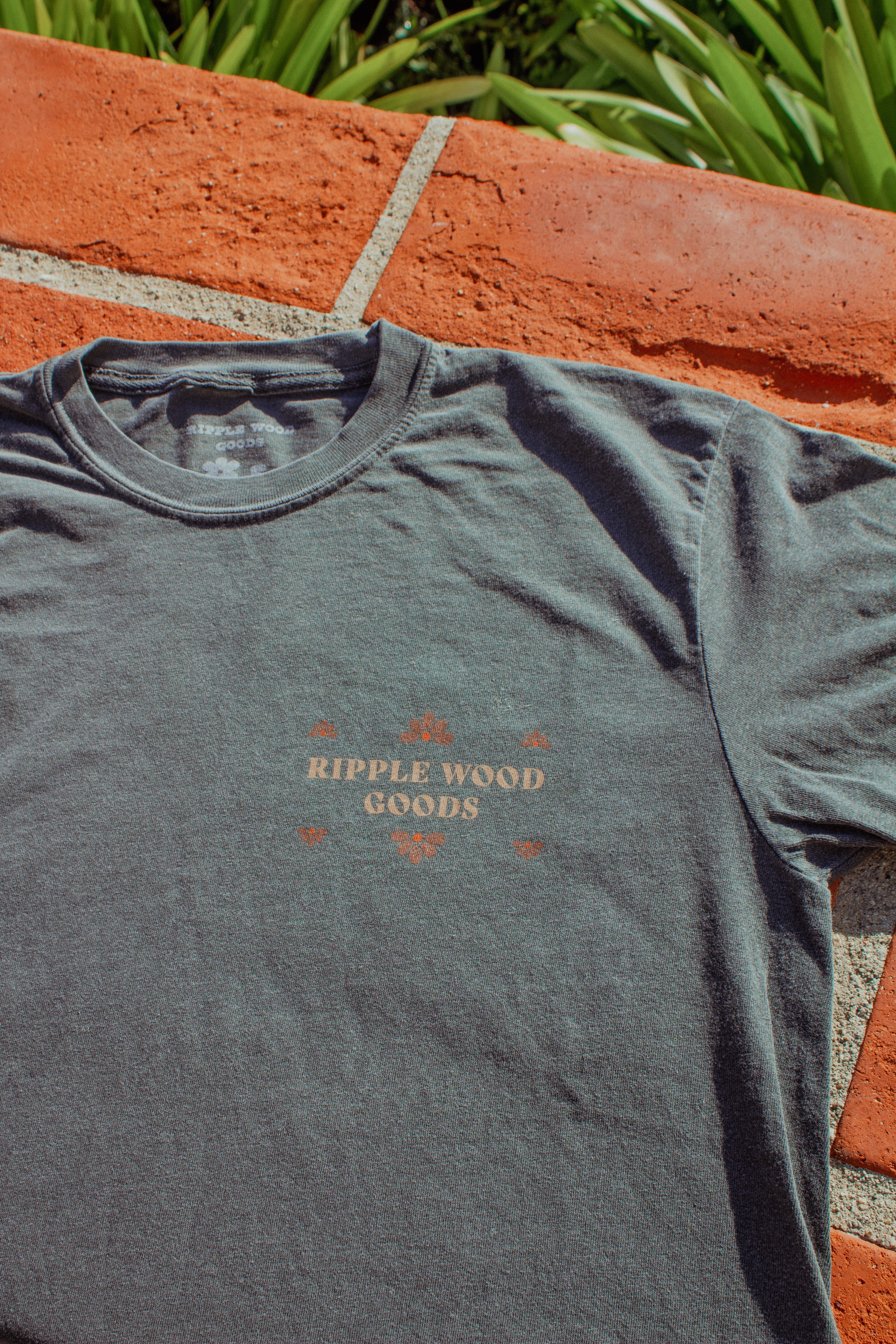 Waves & Boots Men's Tee - Ash